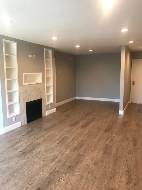 2414 S Barrington Ave in Los Angeles, CA - Building Photo - Building Photo