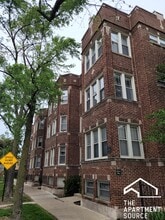 7511 N Greenview Ave in Chicago, IL - Building Photo - Building Photo