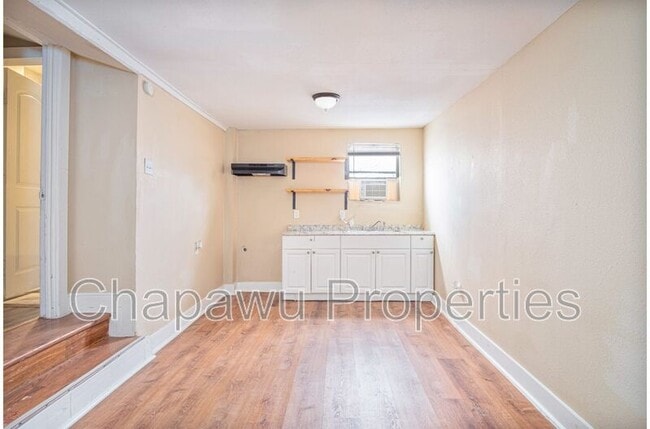 property at 1323 Lamar St