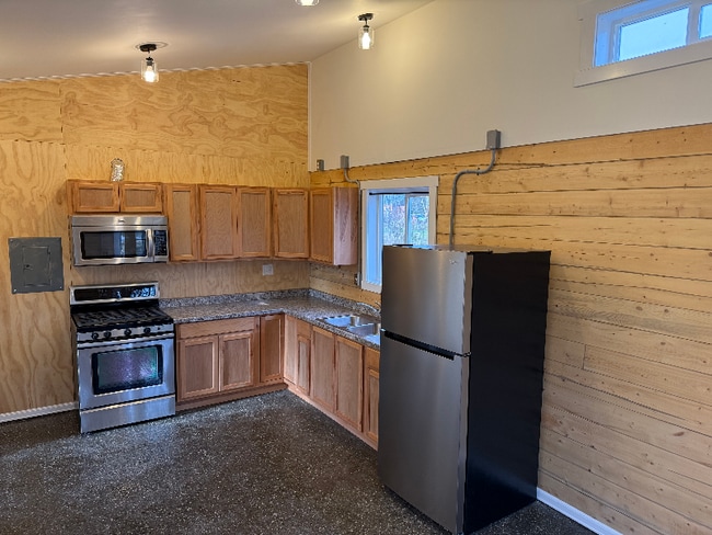 1512 Pittman Rd in Wasilla, AK - Building Photo - Building Photo