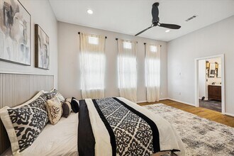 2404 Fairview St in Houston, TX - Building Photo - Building Photo