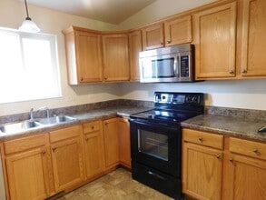 2442 Merlot Dr in Rapid City, SD - Building Photo - Building Photo