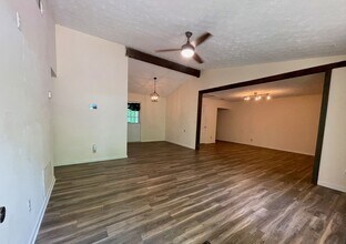8967 Bentwood Ln in Riverdale, GA - Building Photo - Building Photo