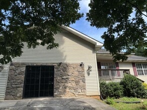 119 N Clover Hill Ridge Rd in Maryville, TN - Building Photo - Building Photo