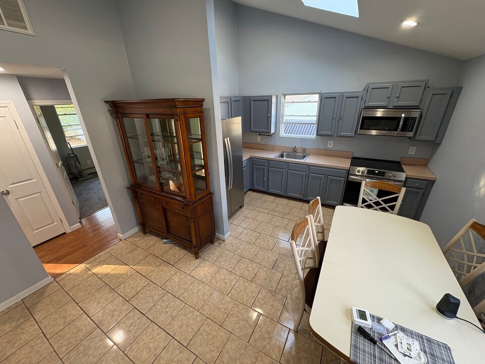 50 Eisenhower Ave in Brentwood, NY - Building Photo