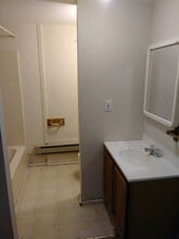 2054 Sunset Cir in Hermann, MO - Building Photo - Building Photo