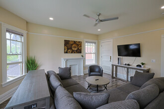 910 W 23rd St, Unit 910 PRIVATE ROOM in Los Angeles, CA - Building Photo - Building Photo