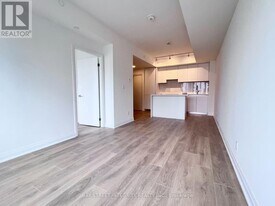 4015 The Exchange in Mississauga, ON - Building Photo