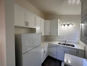 10321 Eldora Ave in Los Angeles, CA - Building Photo - Building Photo