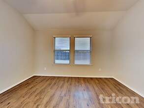 3025 Iris Dr in Lancaster, TX - Building Photo - Building Photo