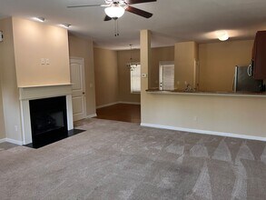 6167 Neuse Wood Dr in Raleigh, NC - Building Photo - Building Photo