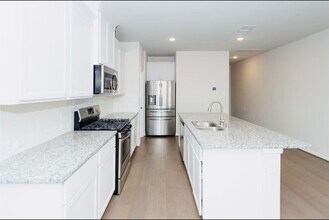 27930 Western Crk Ct in Katy, TX - Foto de edificio - Building Photo