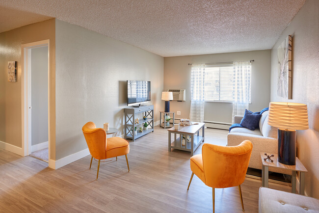 Odyssey Apartments in Thornton, CO - Building Photo - Building Photo