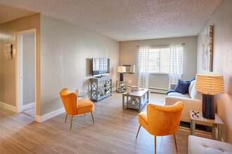 Odyssey Apartments in Thornton, CO - Building Photo - Building Photo