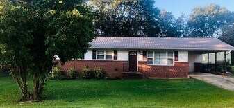 99 Woodard Ave in Oxford, AL - Building Photo