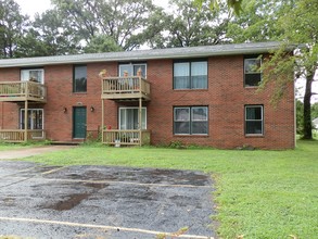 Stone Manor in Benton, IL - Building Photo - Building Photo