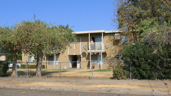 334 I St in Oakdale, CA - Building Photo - Building Photo