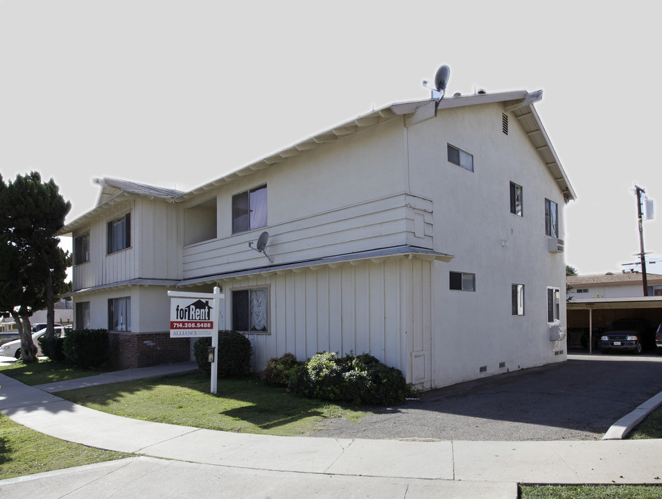 641 Warne St in La Habra, CA - Building Photo