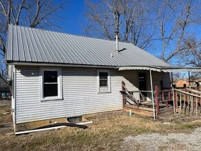 746 W Elm Rd in Radcliff, KY - Building Photo - Building Photo