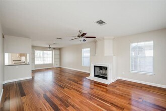 11412 Kingsgate Dr in Austin, TX - Building Photo - Building Photo