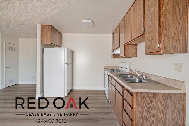12883 San Fernando Rd-Unit -1 in Los Angeles, CA - Building Photo - Building Photo