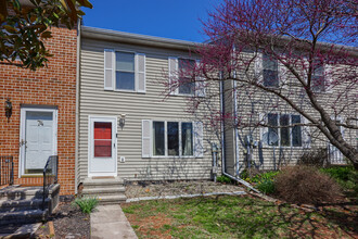 76 Persian Lilac Dr in Etters, PA - Building Photo - Building Photo