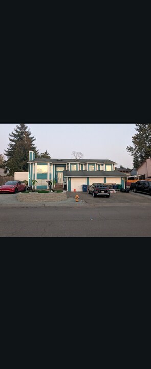 24028 25th Ave S in Des Moines, WA - Building Photo