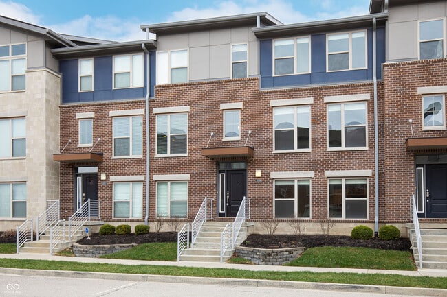 13056 Grand Vue Dr in Carmel, IN - Building Photo - Building Photo