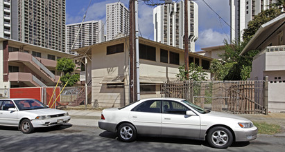 304 Ainakea Way in Honolulu, HI - Building Photo - Building Photo