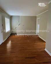 11067 Hupp Ave in Warren, MI - Building Photo - Building Photo