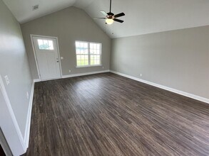 7045 White Pine Ave in Statesboro, GA - Building Photo - Building Photo