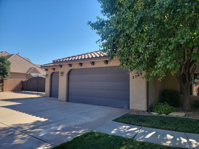 2569 S 240 W in Washington, UT - Building Photo - Building Photo