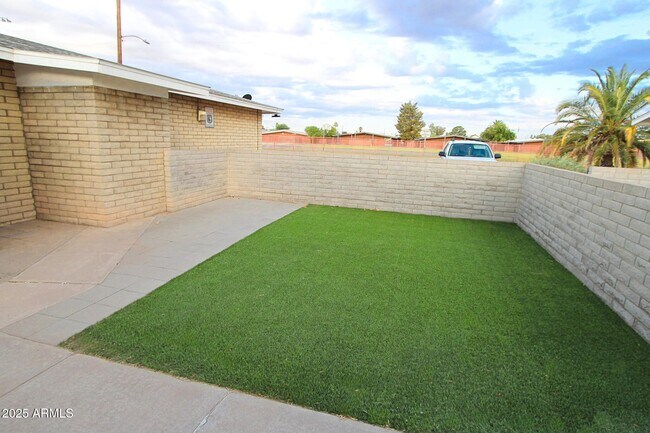 1008 N Pueblo Dr in Casa Grande, AZ - Building Photo - Building Photo