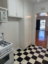 933 W Huntington Dr in Arcadia, CA - Building Photo - Building Photo