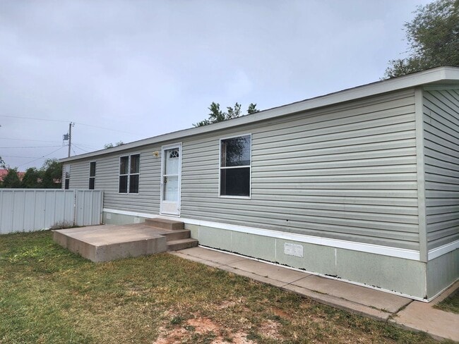 property at 308 E Spruce St