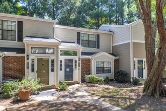 7731 Falcon Rest Cir in Raleigh, NC - Building Photo - Building Photo