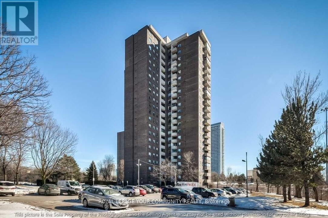 10-610 Muirhead Rd in Toronto, ON - Building Photo