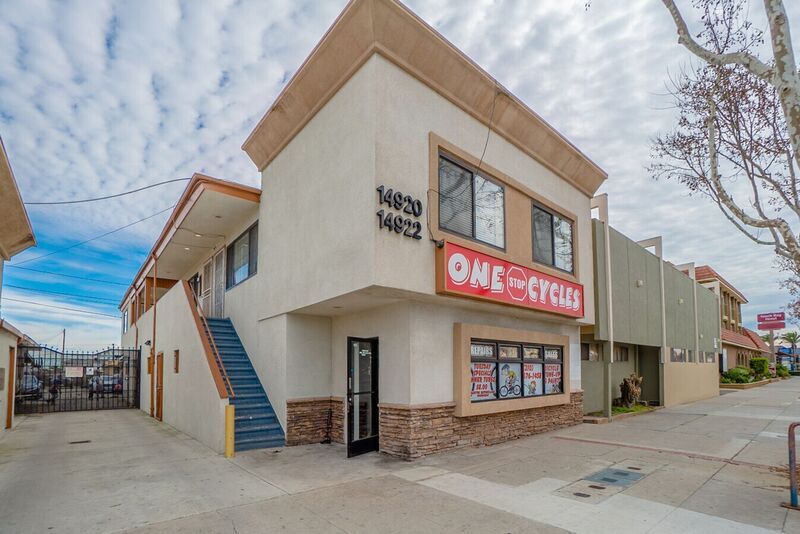 14918 Hawthorne Blvd in Lawndale, CA - Building Photo