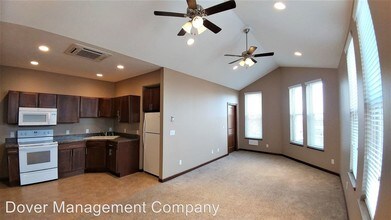 105 S Brown St in Pierce, NE - Building Photo - Building Photo