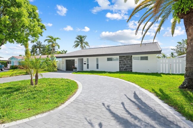 420 SE 13th Ave in Pompano Beach, FL - Building Photo - Building Photo
