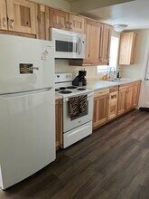 119 Oxford S St, Unit #4 in Wautoma, WI - Foto de edificio - Building Photo