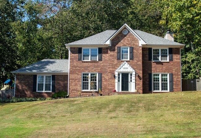 property at 1930 Oak Ridge Ct