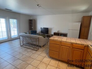 2814 16th St in Bakersfield, CA - Building Photo - Building Photo
