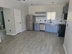 3221 Ennis St in Houston, TX - Building Photo - Building Photo