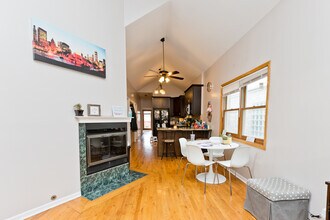 1510 N Elk Grove Ave, Unit Penthouse in Chicago, IL - Building Photo - Building Photo