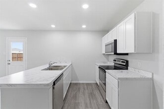 805 Bluffview Dr in Cleburne, TX - Building Photo - Building Photo