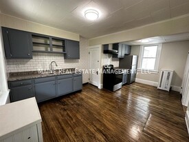 96 Grove St in Bangor, ME - Building Photo
