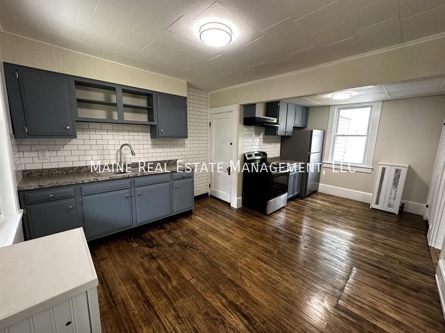 96 Grove St in Bangor, ME - Building Photo