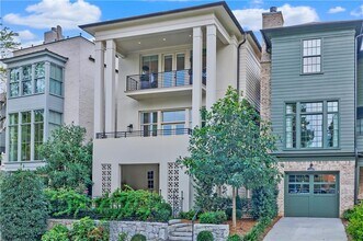 81 Delmont Dr NE in Atlanta, GA - Building Photo - Building Photo