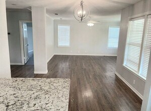 5617 Birchman Ave in Fort Worth, TX - Foto de edificio - Building Photo